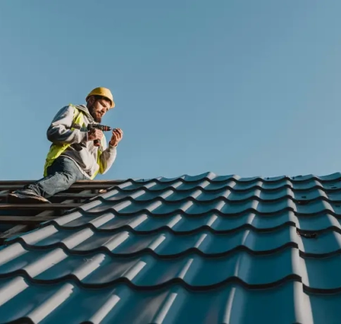 Tetőfedő szolgáltatások teljes körű kivitelezéssel.